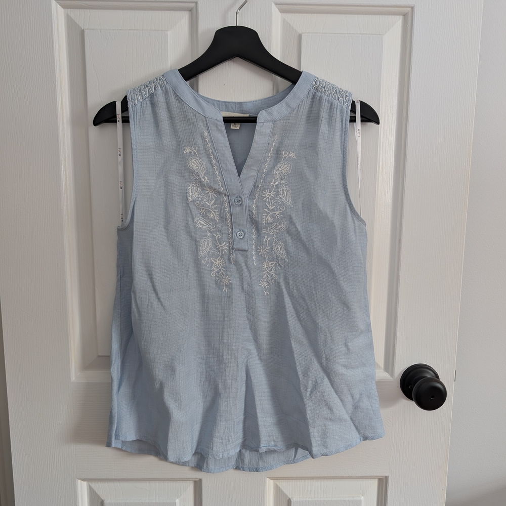 mine by Anthropologie Pale Blue Sleeveless Embroidered V-Neck Camisole Medium